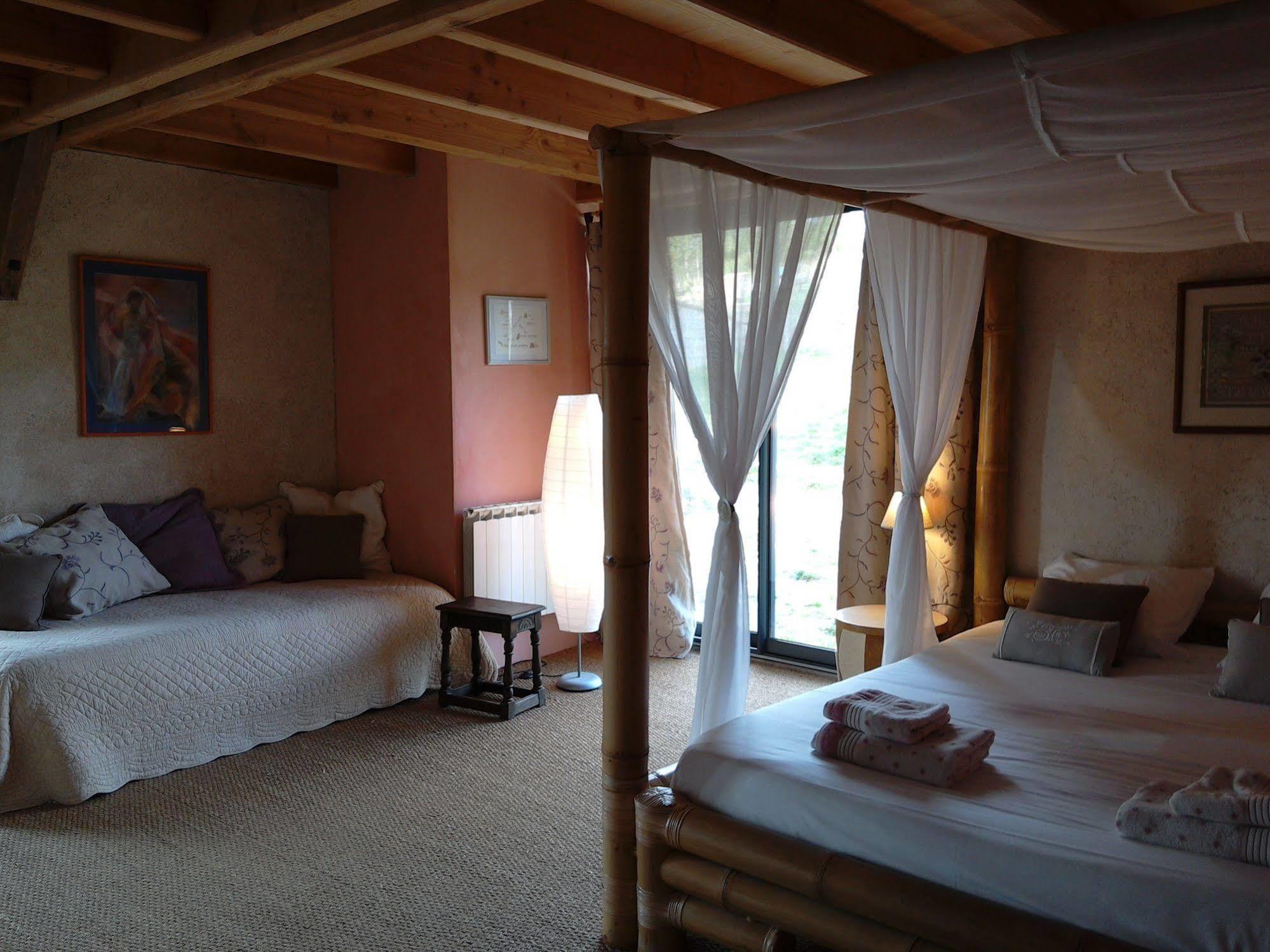 Bed and Breakfast Bout De Cote Lacam-d'Ourcet Экстерьер фото